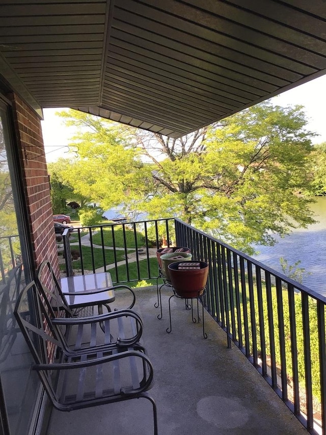 19533 Lake Shore Dr Unit 3N, Lynwood, IL 60411 - balcony featuring a water view