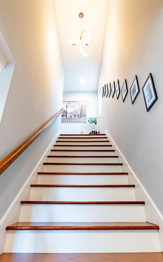 1009 Lathrop Ave, Forest Park, IL 60130 - view of stairway