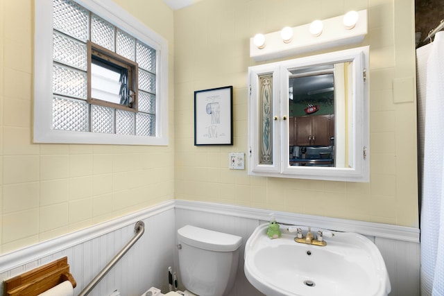 96 E Quincy St, Riverside, IL 60546 - bathroom with a sink and toilet