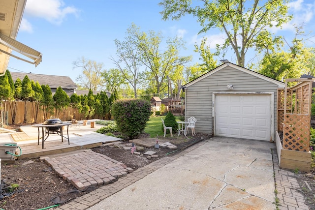 124 N W End Ave, Westmont, IL 60559 - detached garage with concrete driveway