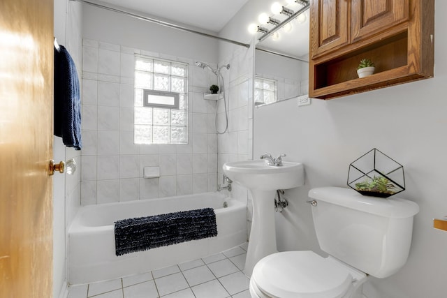 124 N W End Ave, Westmont, IL 60559 - full bath featuring tile patterned flooring, toilet, and tub / shower combination