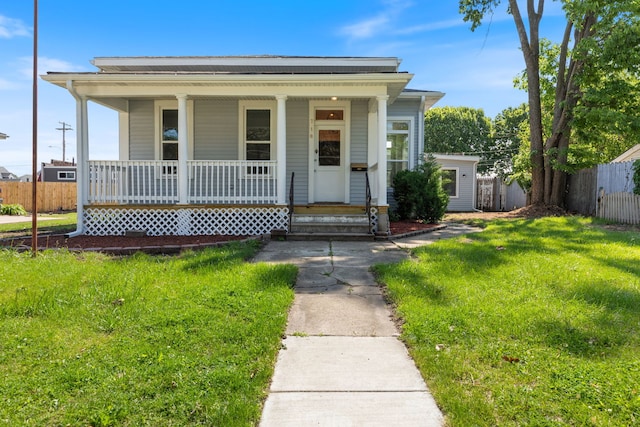 718 Sycamore St, Ottawa, IL 61350 - view of front facade with a porch