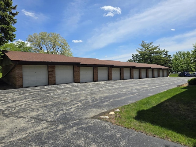 9906 Shady Ln Unit 1Sw, Orland Park, IL 60462 - view of garage