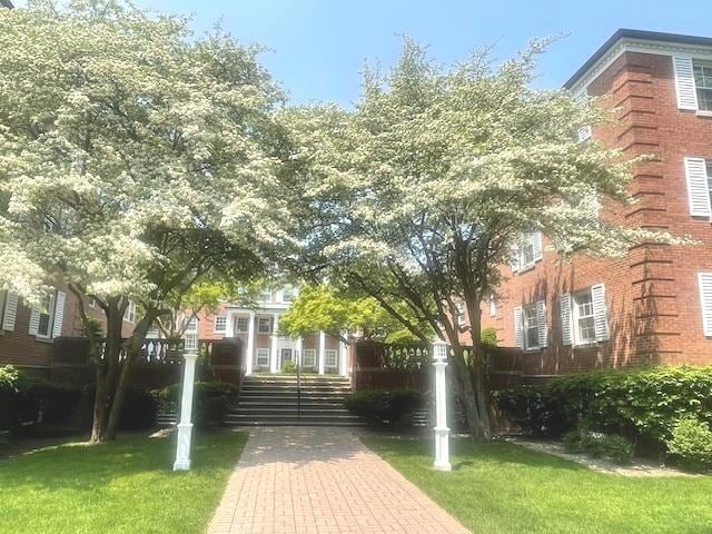 1412 Hinman Ave Unit 2W, Evanston, IL 60201 - view of community with a yard