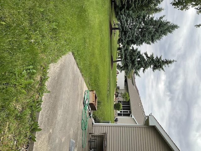 934 Evans St, Ottawa, IL 61350 - view of yard