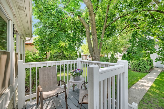 810 Glenwood Ave, Joliet, IL 60435 - view of wooden terrace
