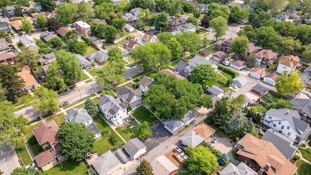 810 Glenwood Ave, Joliet, IL 60435 - aerial view of property and surrounding area featuring nearby suburban area
