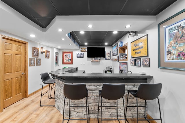 373 W Joliet Hwy, New Lenox, IL 60451 - indoor wet bar with wood finished floors and recessed lighting