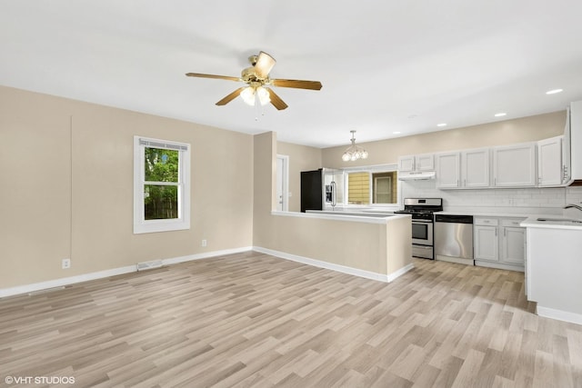 413 N Poplar St, Waukegan, IL 60085 - photo 2
