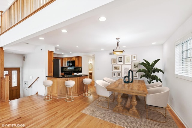 914 Meadowcrest Rd, La Grange Park, IL 60526 - dining area with light wood-type flooring and recessed lighting