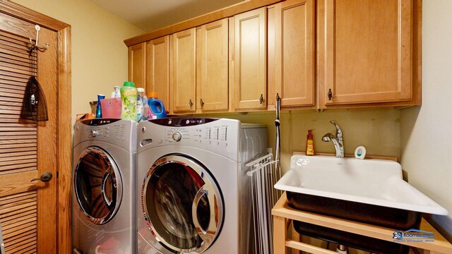 1535 S Douglas Ave, Arlington Heights, IL 60005 - washroom with washer and clothes dryer and cabinet space