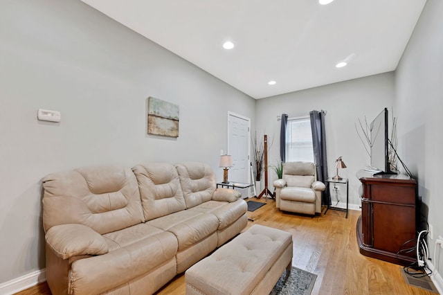 447 W 27th St, Chicago, IL 60616 - living area with light wood finished floors, recessed lighting, and baseboards
