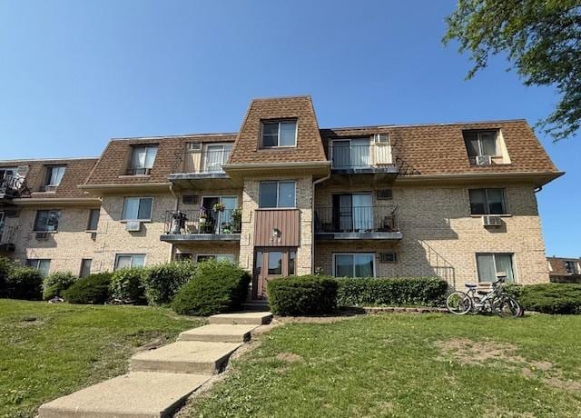 216 Shorewood Dr Unit 2C, Glendale Heights, IL 60139 - photo 1
