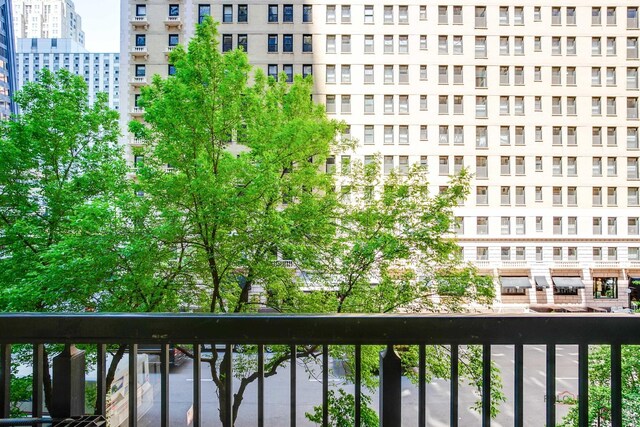 201 E Chestnut St Unit 3C, Chicago, IL 60611 - balcony with a view of city