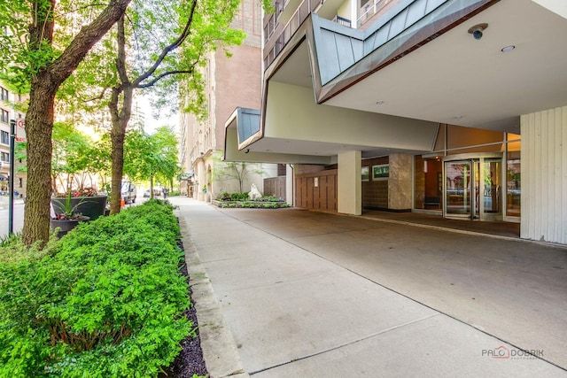 201 E Chestnut St Unit 3C, Chicago, IL 60611 - view of concrete road