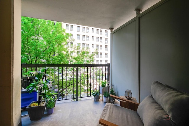 201 E Chestnut St Unit 3C, Chicago, IL 60611 - view of balcony