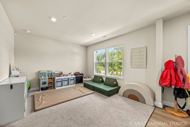 165 Canterbury Way, Lake Zurich, IL 60047 - recreation room featuring wood finished floors and recessed lighting