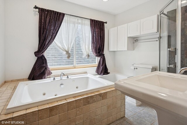 4308 N Whipple St, Chicago, IL 60618 - living room featuring light wood-style flooring, recessed lighting, and baseboards