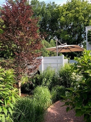 941 Harms Rd, Glenview, IL 60025 - view of yard
