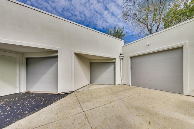 870 Woodbine Rd, Highland Park, IL 60035 - view of garage