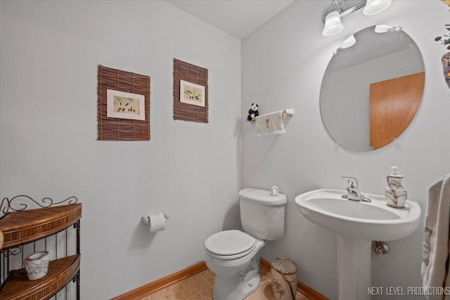 1705 Heatherstone Ave, Montgomery, IL 60538 - half bath with toilet and baseboards