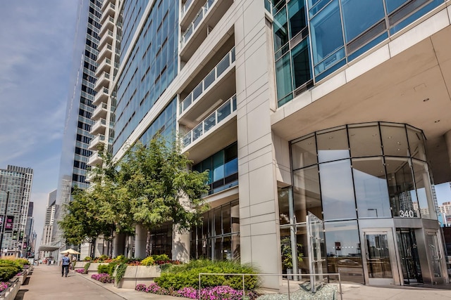340 E Randolph St Unit 4703, Chicago, IL 60601 - view of property featuring a view of skyline