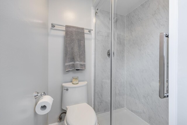 25W303 Gunston Ave, Naperville, IL 60540 - bathroom featuring a shower stall and toilet