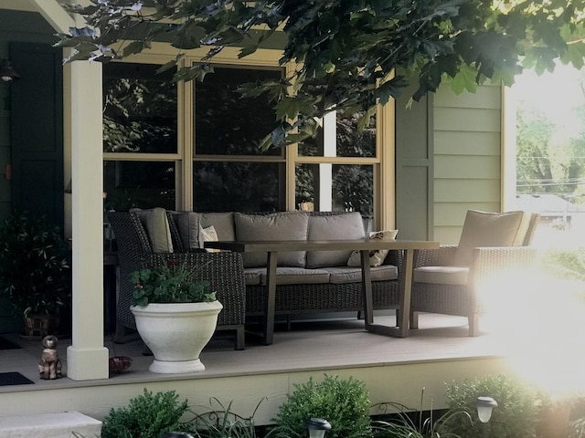 611 S 10th Ave, Saint Charles, IL 60174 - view of patio / terrace