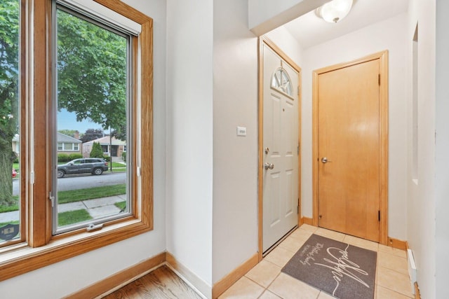 7517 N Oketo Ave, Chicago, IL 60631 - entrance foyer with baseboards