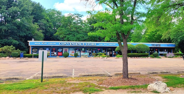 5600 Hillcrest Ln Unit 2L, Lisle, IL 60532 - view of commercial location with uncovered parking