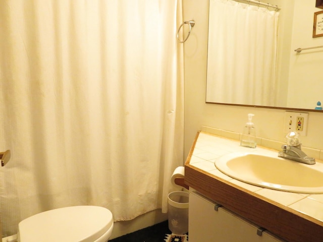 2020 Greengold St, Crest Hill, IL 60403 - bathroom featuring toilet, vanity, and a shower with shower curtain