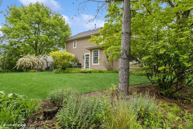 5 N Chestnut Ct, Hawthorn Woods, IL 60047 - view of grassy yard