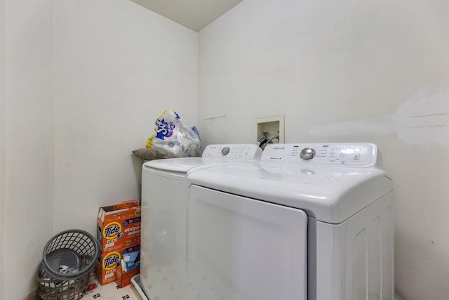 3092 Serenity Ln, Naperville, IL 60564 - laundry room featuring washing machine and dryer