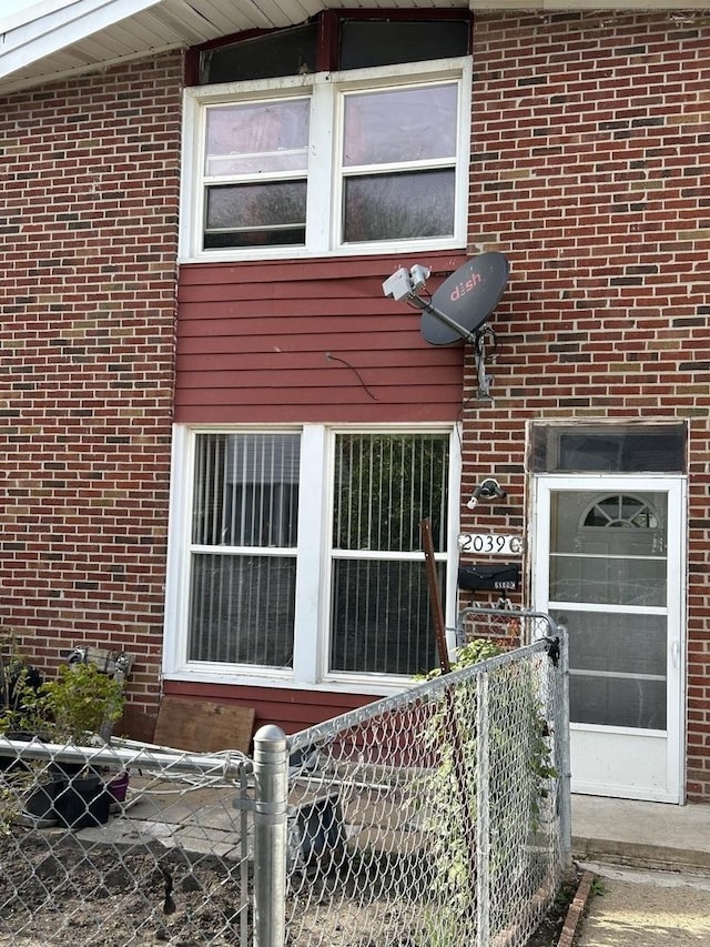 2039 Pine St Unit C, Des Plaines, IL 60018 - entrance to property featuring brick siding