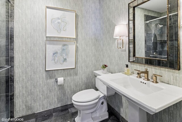 401 N Wabash Ave Unit 54E, Chicago, IL 60611 - bathroom featuring toilet and tiled shower
