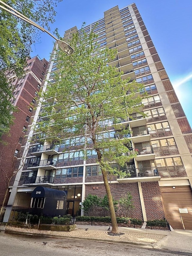 2740 N Pine Grove Ave Unit 9B, Chicago, IL 60614 - view of apartment building / complex