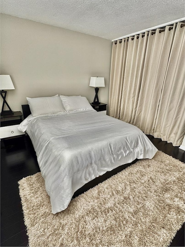 2740 N Pine Grove Ave Unit 9B, Chicago, IL 60614 - bedroom with a textured ceiling