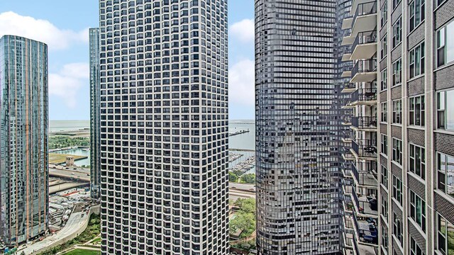 400 E Randolph St Unit 3321, Chicago, IL 60601 - view of city featuring a nearby body of water