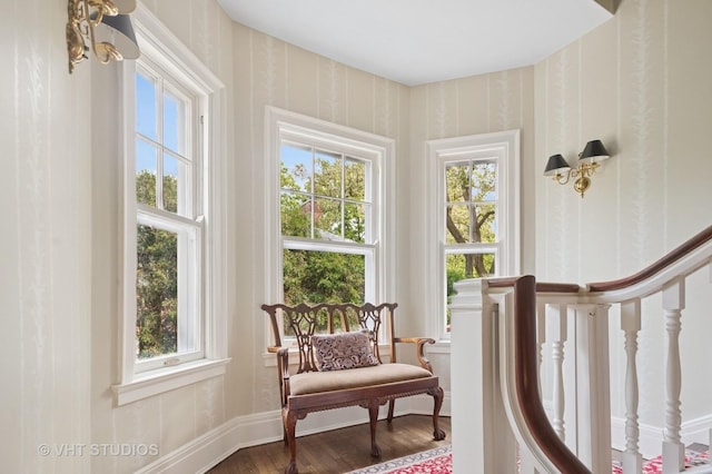 539 N E Ave, Oak Park, IL 60302 - living area featuring dark wood-style flooring and wallpapered walls