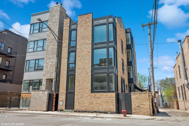 222 S Oakley Blvd Unit 3, Chicago, IL 60612 - view of building exterior
