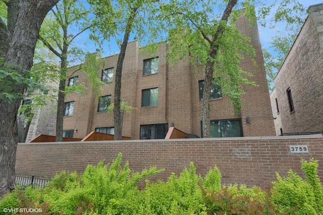 3759 N Kenmore Ave Unit A, Chicago, IL 60613 - view of building exterior