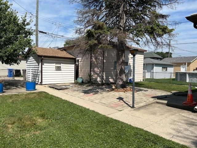 3832 N Nora Ave, Chicago, IL 60634 - view of yard featuring an outdoor structure