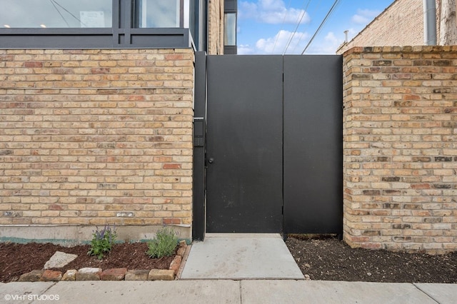 220 S Oakley Blvd, Chicago, IL 60612 - view of gate