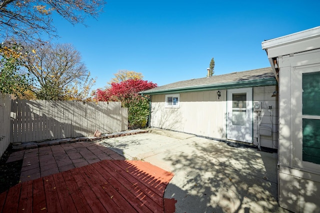 1613 Hartmann Dr, Schaumburg, IL 60193 - wooden terrace with a patio area