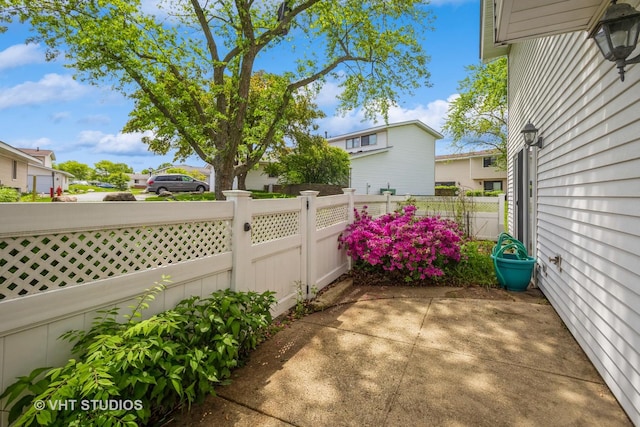 1109 Danvers Ct, Schaumburg, IL 60193 - view of patio with a residential view