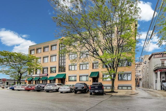 4751 N Artesian Ave Unit 206, Chicago, IL 60625 - view of building exterior