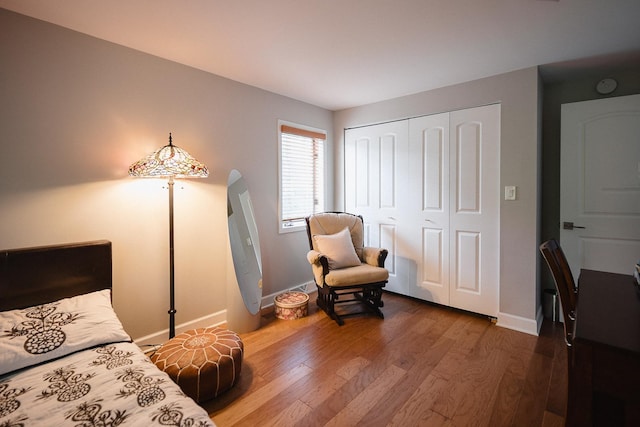 2148 Donahue St, Lasalle, IL 61301 - bedroom featuring wood finished floors, baseboards, and a closet