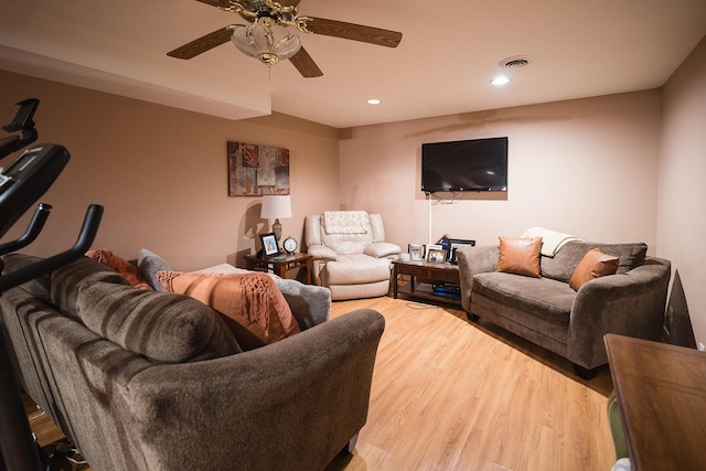 2148 Donahue St, Lasalle, IL 61301 - living area featuring light wood-type flooring, ceiling fan, and recessed lighting