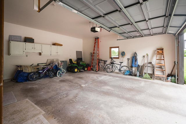 2148 Donahue St, Lasalle, IL 61301 - garage featuring a garage door opener