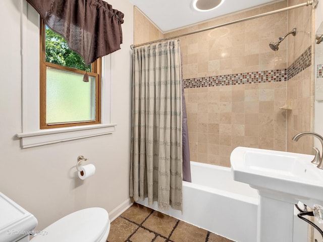 82 Northgate Rd, Riverside, IL 60546 - full bath featuring toilet, shower / bath combo with shower curtain, and baseboards